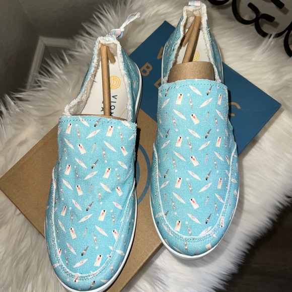NWT Vonic Beach Malibu Fun in the Sun Porcelain Blue Canvas Slip on Shoe Sz 8.5 - Picture 2 of 8